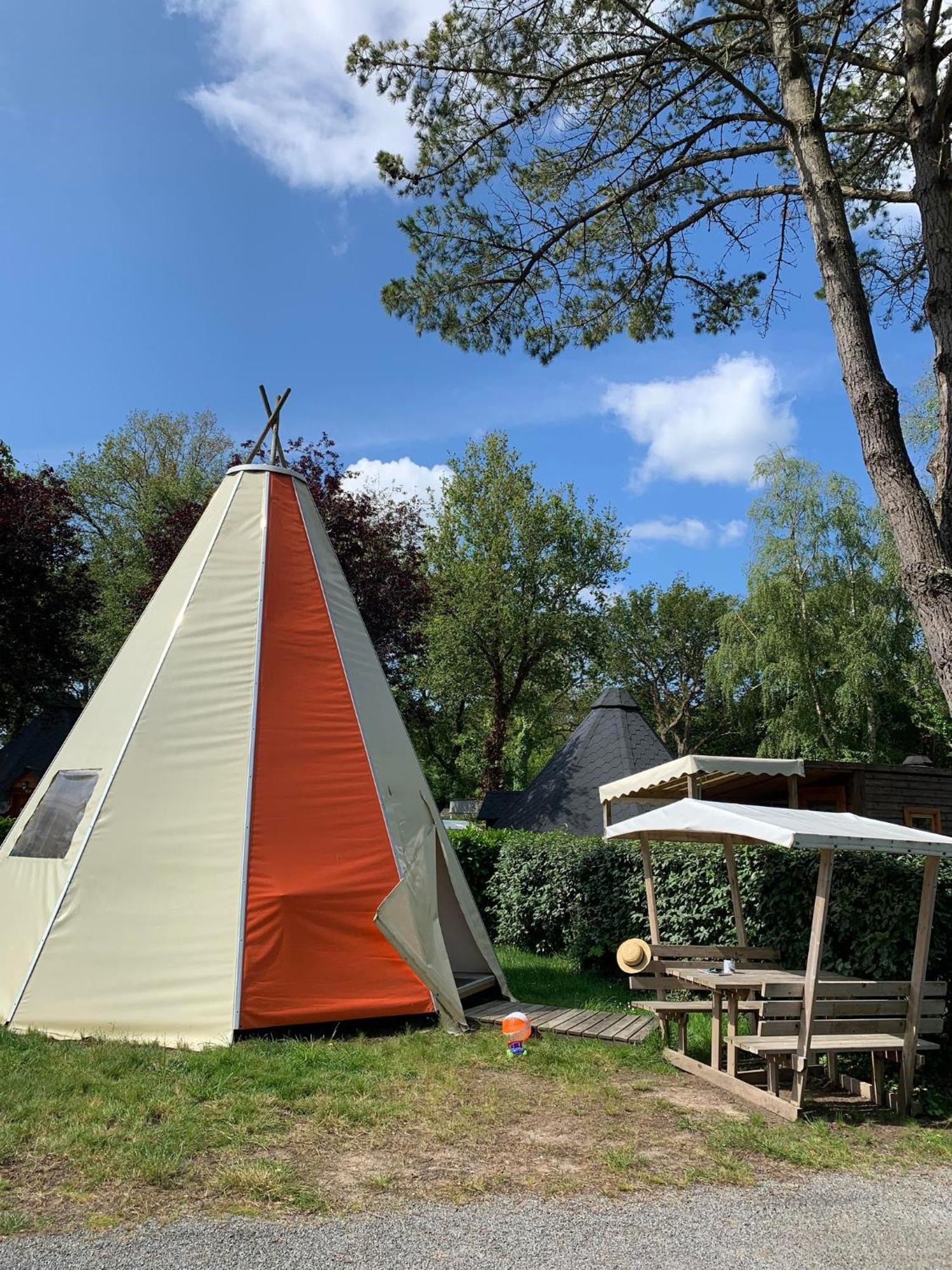 Camping De L'Etang Du Pays Blanc 게랑드 외부 사진