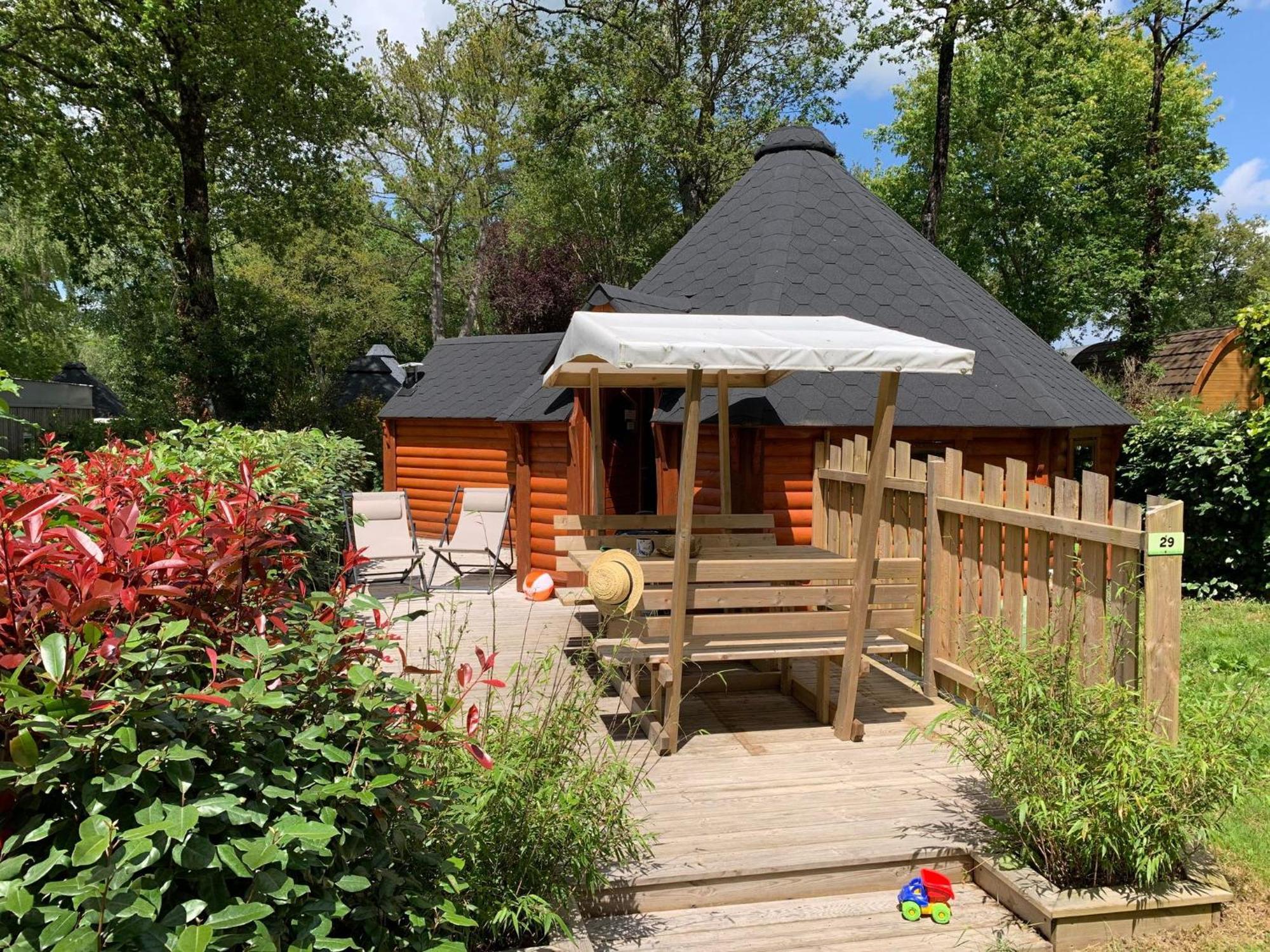 Camping De L'Etang Du Pays Blanc 게랑드 외부 사진
